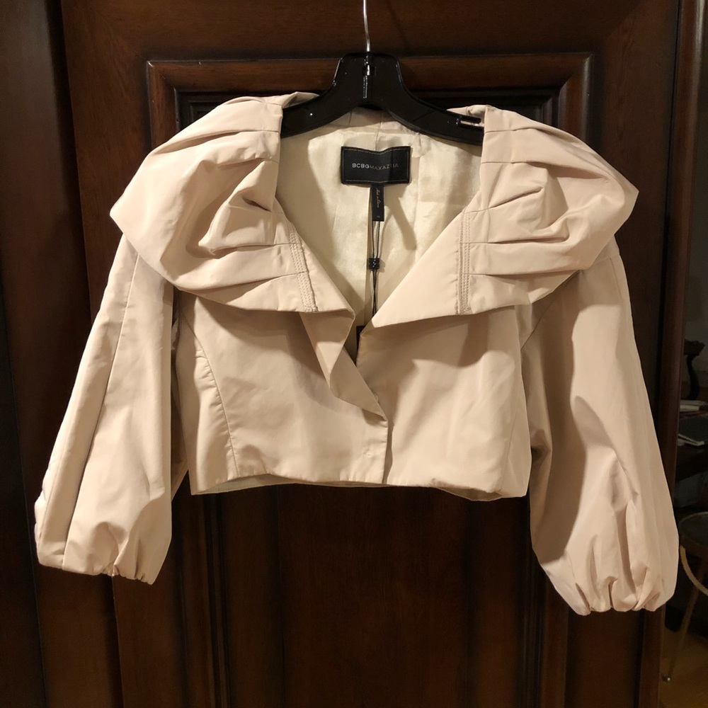 NWT BCBGMAXAZRIA Cropped Jacket